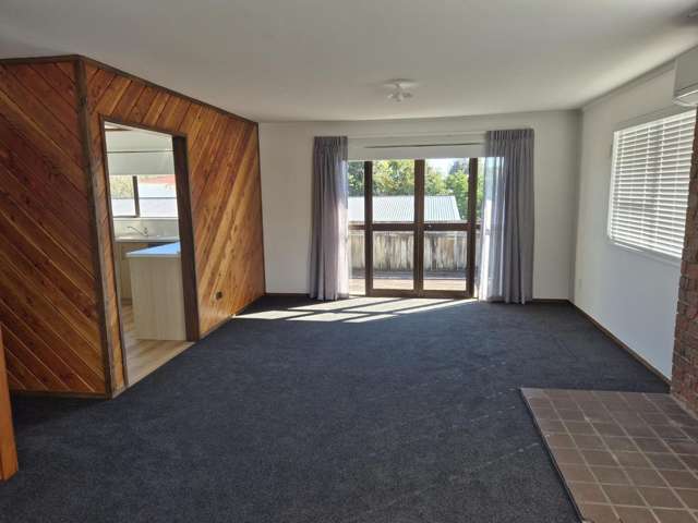 147 Knighton Road 1076_2