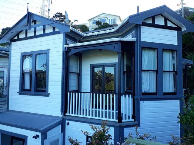 Charming 2-Bed Home in Aro Valley