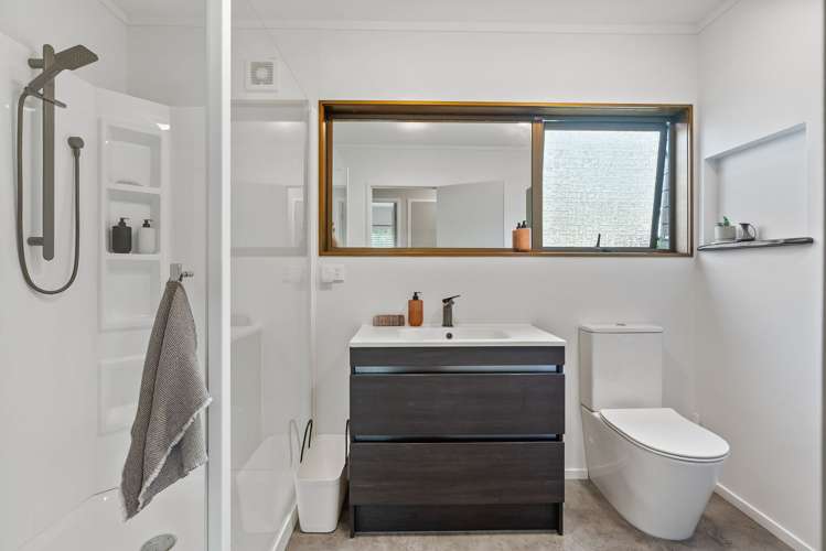 51A Mains Avenue Kensington_15