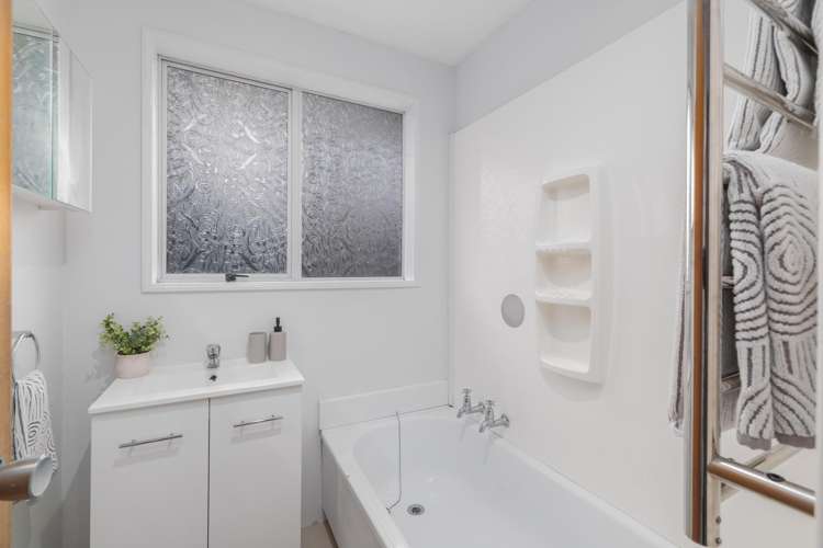2 & 3/76 Ruskin Street Addington_7