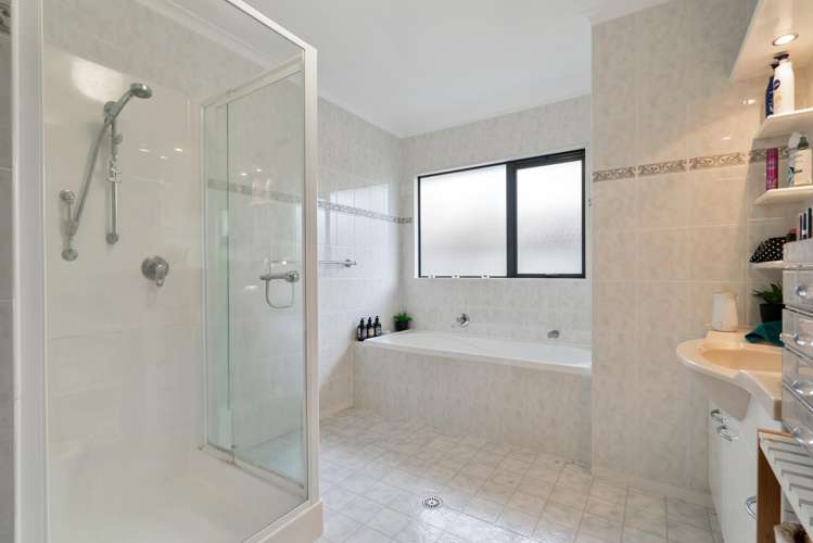 56 Ribbonwood Crescent Goodwood Heights_16