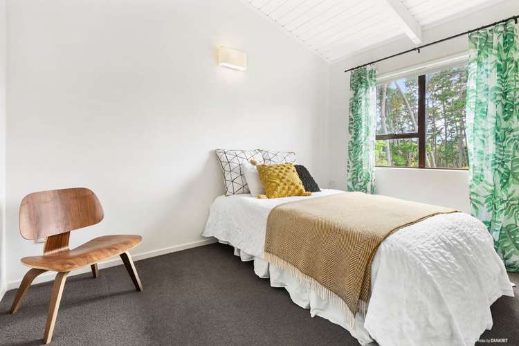 2/41 Jacaranda Avenue Beach Haven_10