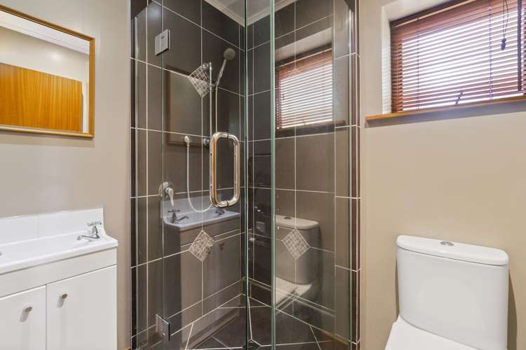 88 Sturges Road Henderson_18