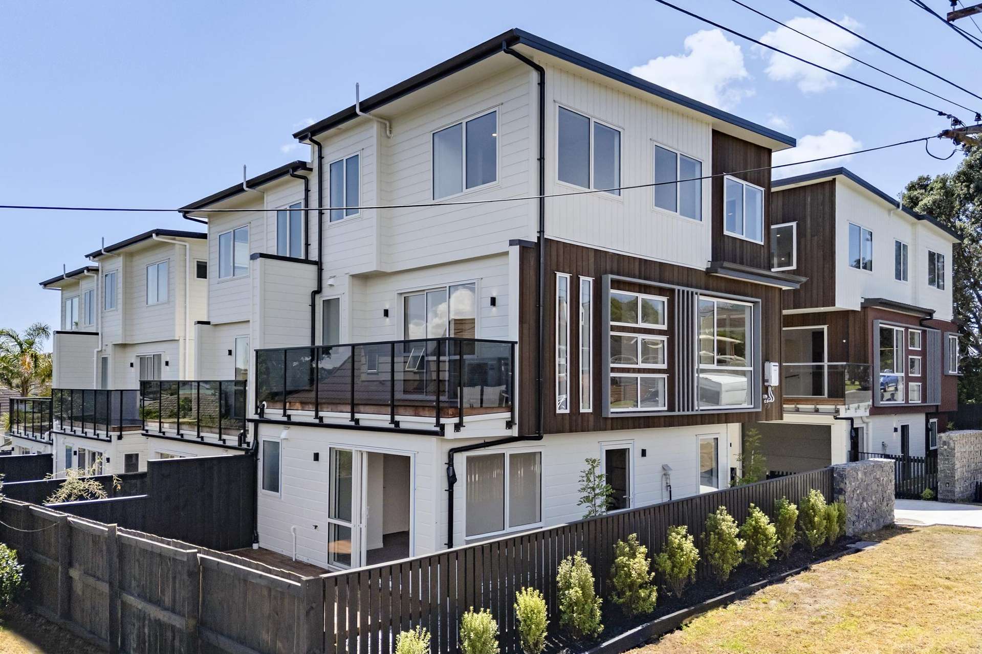 1-8/3 Corrella Road Belmont_0