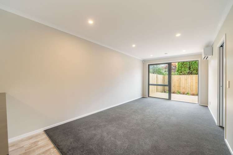 2/10 Marion Street Silverstream_6