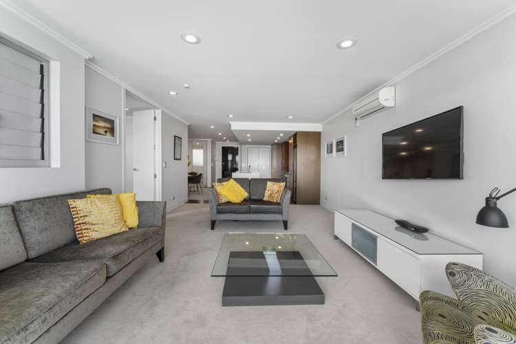 10/225 Lake Terrace Waipahihi_8