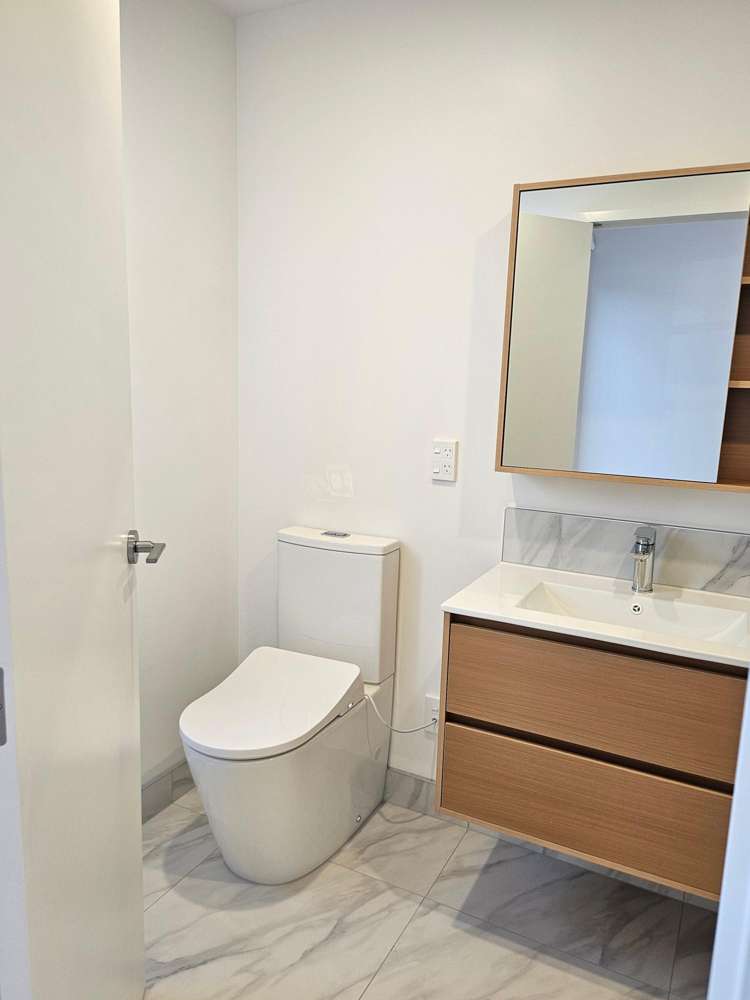  206/87 Marine Parade New Brighton_11