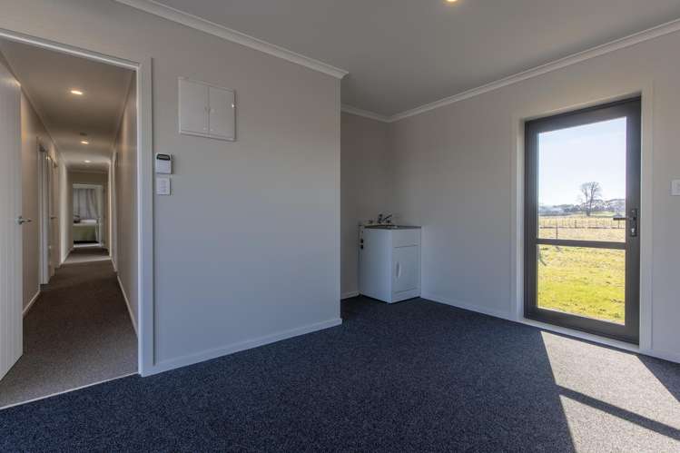 63 Farm Road Waipukurau_13