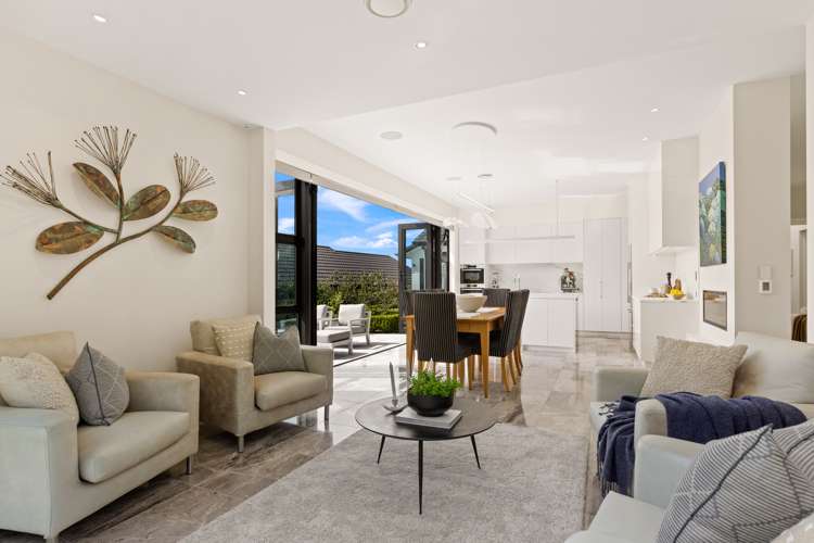 11 The Ritz Orewa_10