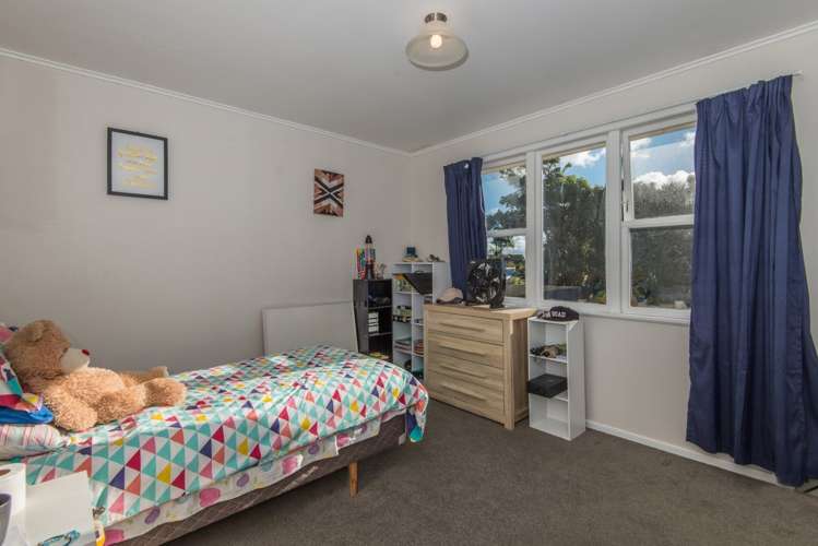 25 Hutchinsons Road Bucklands Beach_11