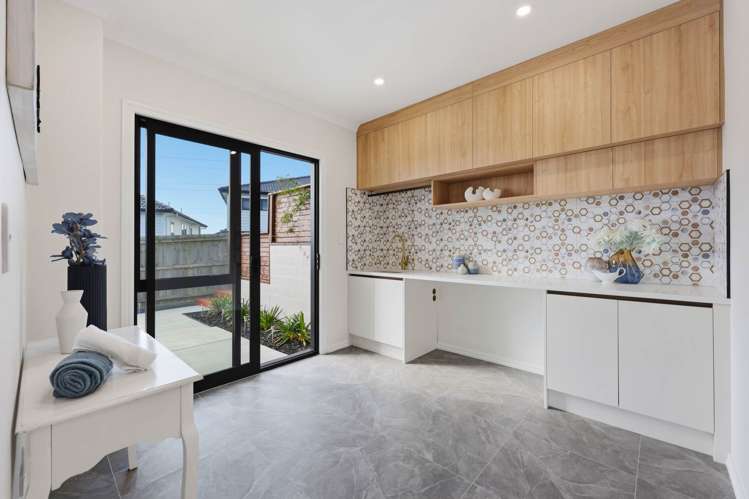 17 Ballyalton Crescent Flat Bush_19