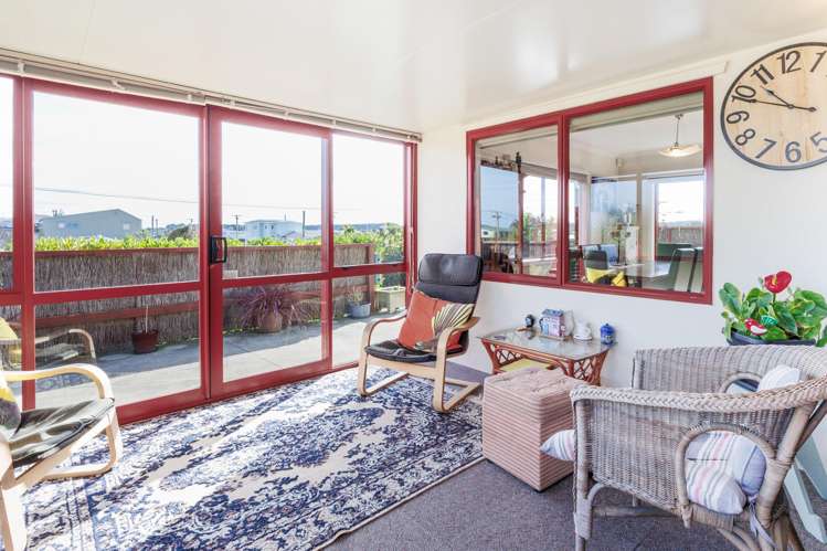 12 Robbie Street Foxton Beach_10