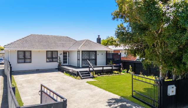 Freehold, Standalone, Fully Fenced — Must Be Sold!