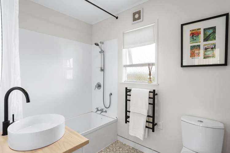 89 Fairclough Road Beach Haven_15