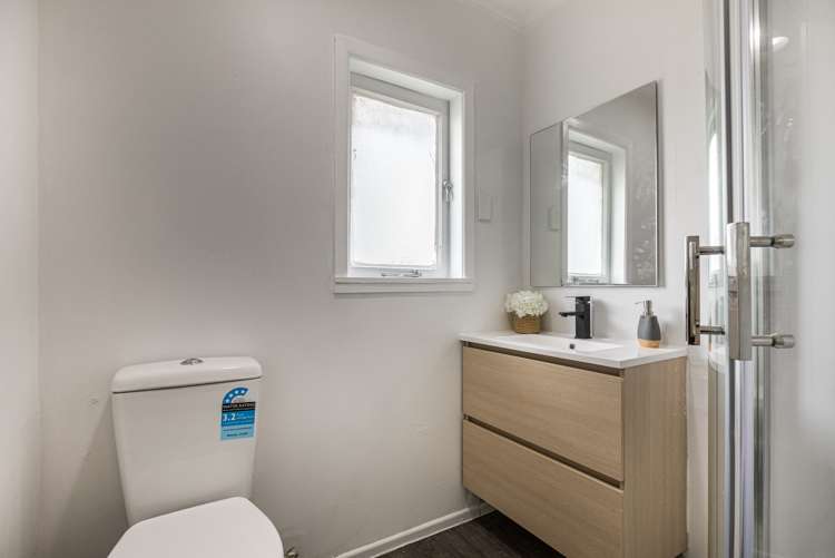 9 Huruhuru Road Massey_19