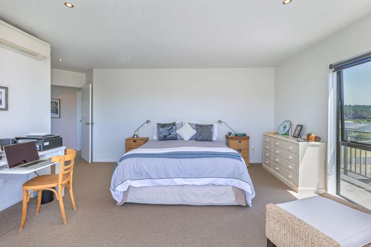 8 Arataki Grove Waitarere Beach_15