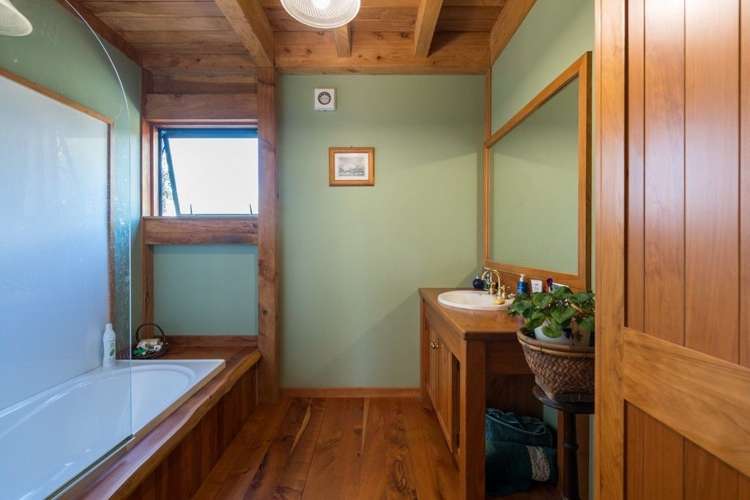 658 Cove Road Waipu_15