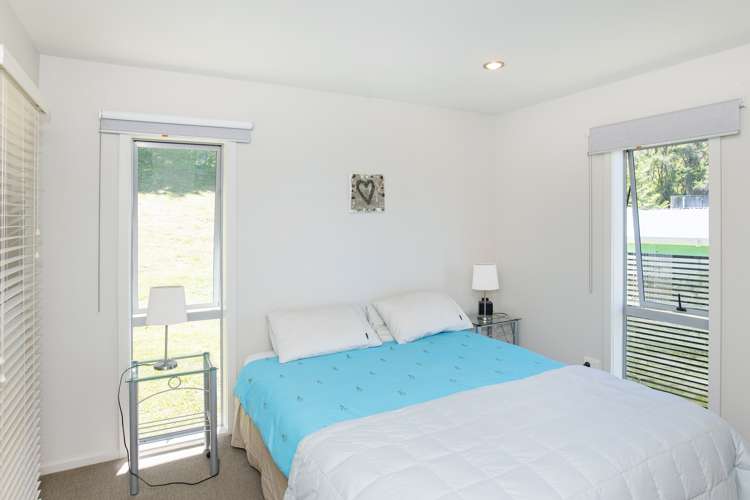 171 Beach Road Tokomaru Bay_7