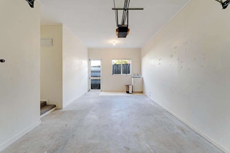 2/66 Coronation Road Hillcrest_14