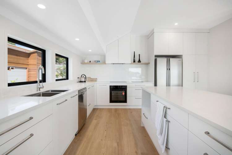 17 Swann Beach Road Stanmore Bay_19