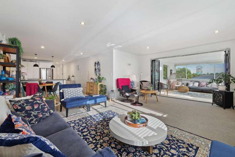 2b/12 Seaway Road Clarks Beach_8