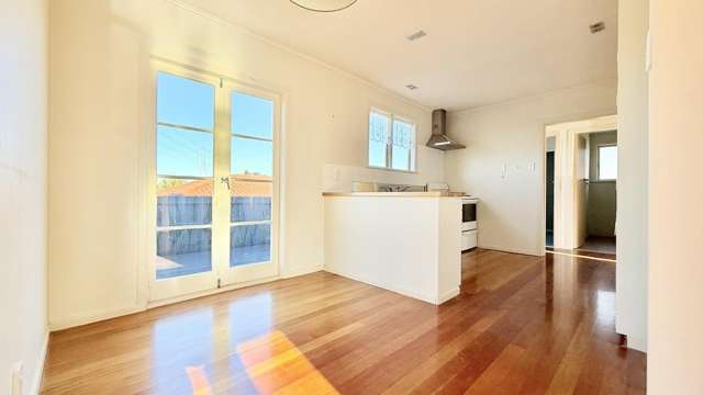 57 Tiroroa Avenue 1802_3