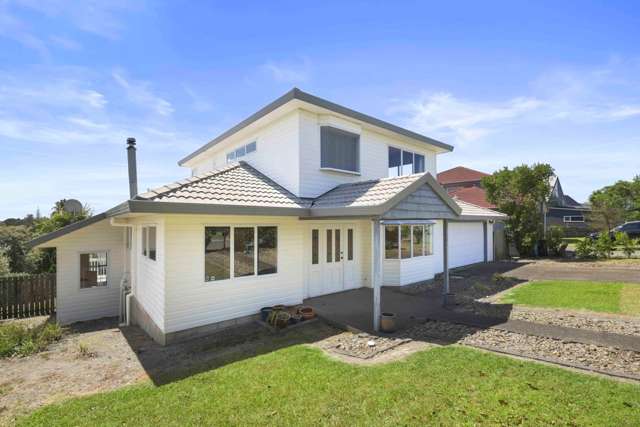 16 Alec Craig Way Gulf Harbour_3