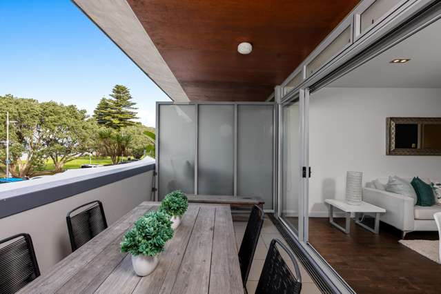 2/6 Beach Front Lane Browns Bay_4