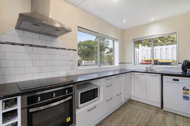 1/98 Birkdale Road Birkdale_1