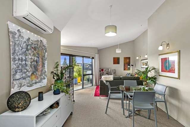 25J Violet Street Raglan_2