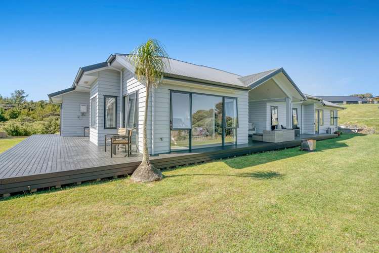 242 Hillcrest Road Wainui_32