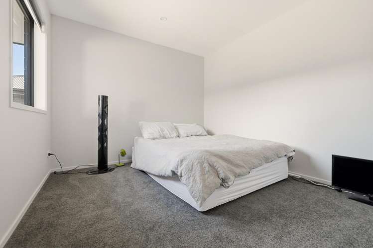 72 Pakanga Grove Pyes Pa_16