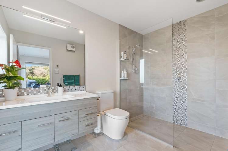 21 Laguna Place Matakatia_17