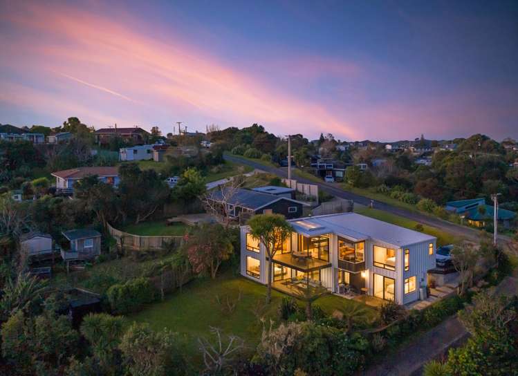 21 Point Street Raglan_42