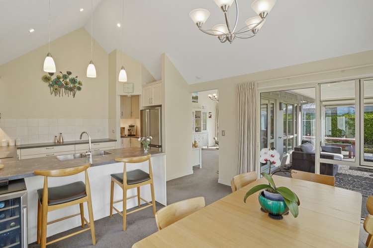 4 Barnsley Crescent West Melton_13