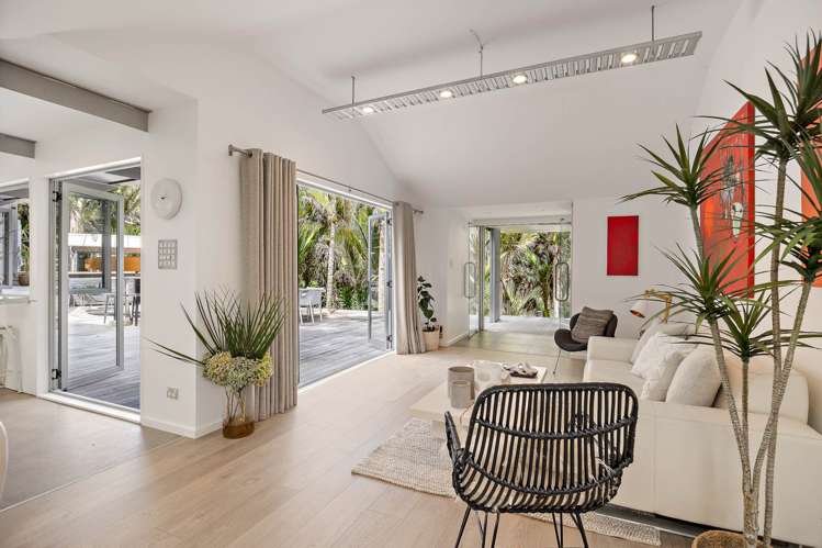 98 Motutara Road Muriwai_17