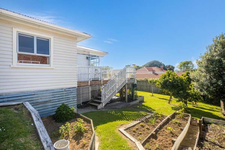 8 Lismore Street Strandon_16