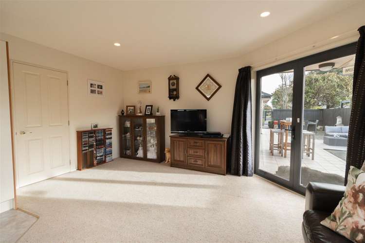 26a Crofton Road Harewood_19