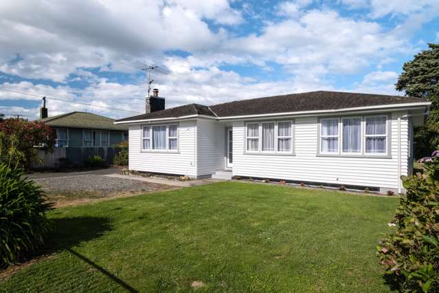 4 Bedroom Family Home or Dual Income Potential
