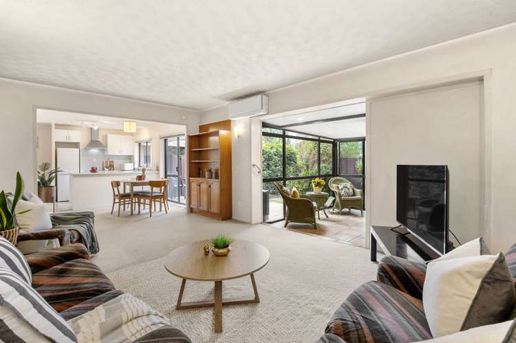 2/4 Beach Road Orewa_2