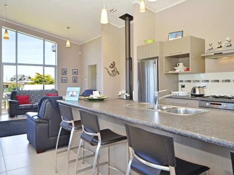 5 Pinedale Crescent Riversdale Beach_11