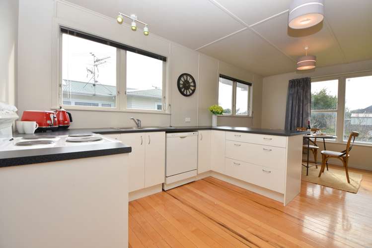 9 Charles Street Carterton_7