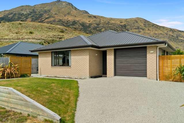 48 Myles Way Lower Shotover_2