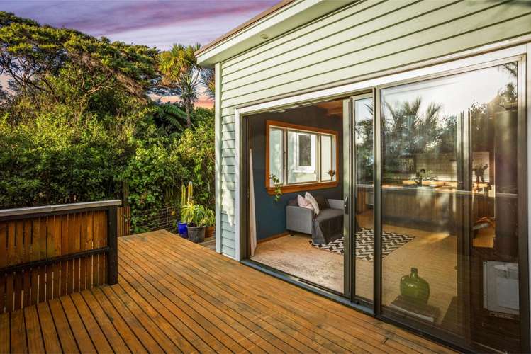 132 Seaview Road Piha_9