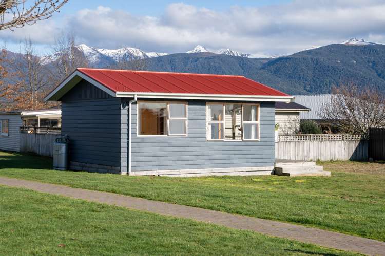30 Lawson Burrows Crescent Te Anau_15