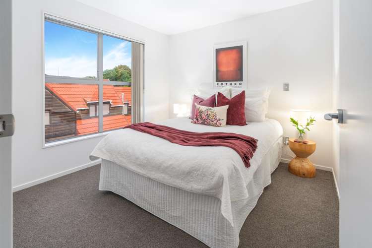 1/12 Agra Crescent Khandallah_13