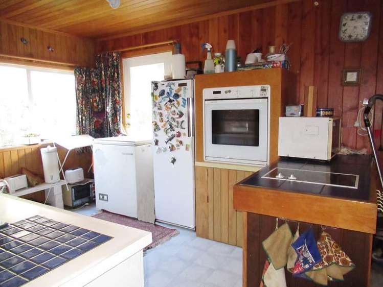 83 Whangaimoana Beach Road Pirinoa_6