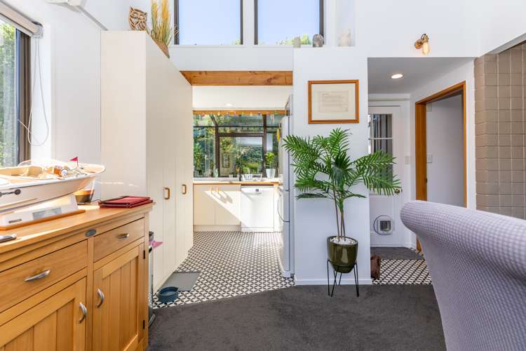 738 Peninsula Road Kelvin Heights_5