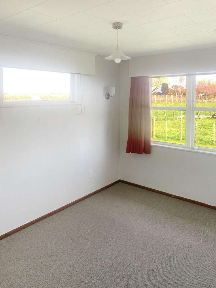 151 Longlands Road East 10486_6