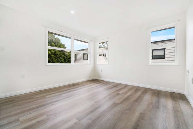 13 Bond Crescent Forrest Hill_14